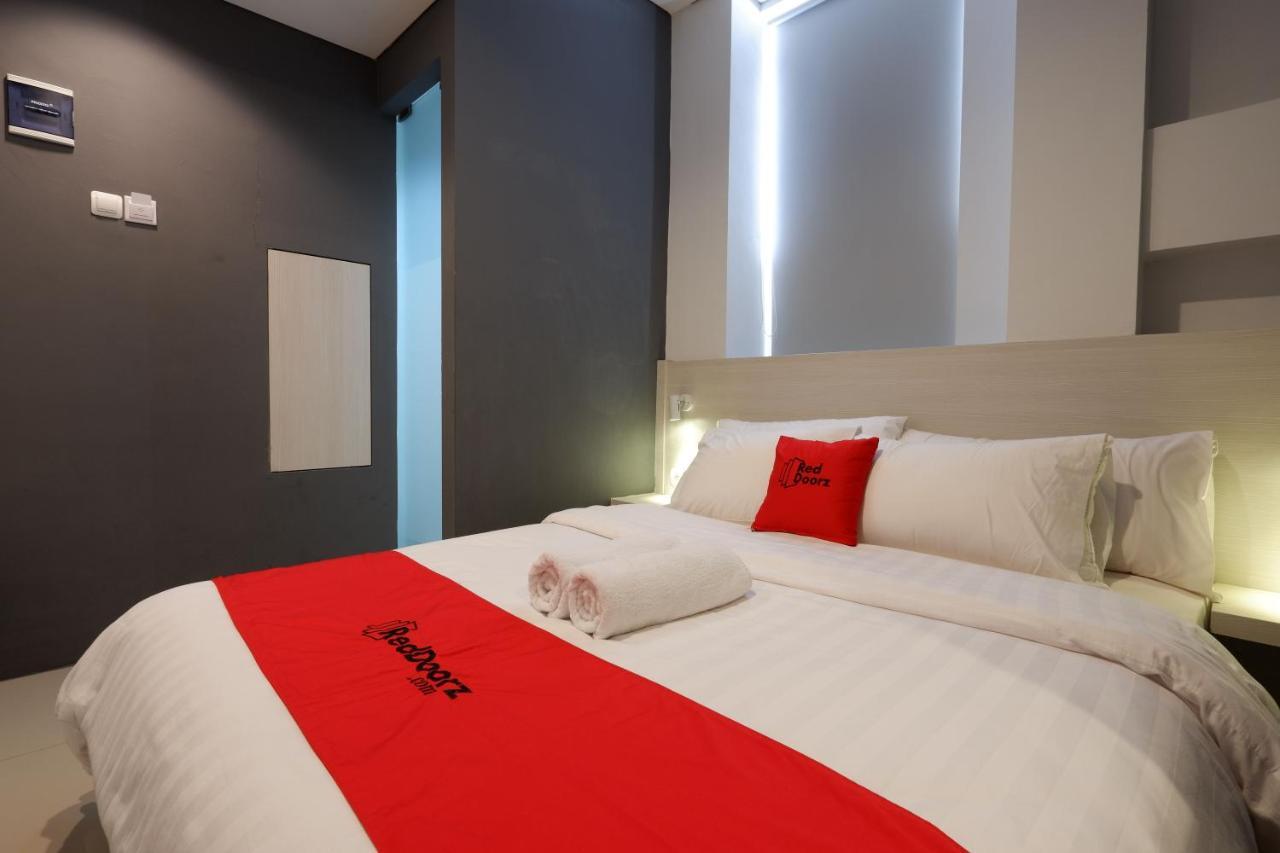Reddoorz Near Ciputra Mall Simpang Lima